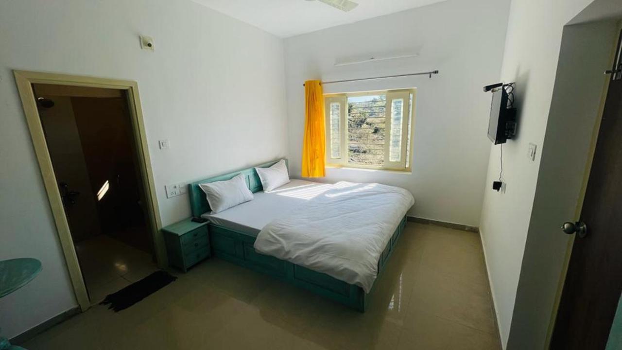 Shikhar Bunglow - A Stunning Valley View Bungalow In Mount Abu Acomodação com café da manhã Exterior foto