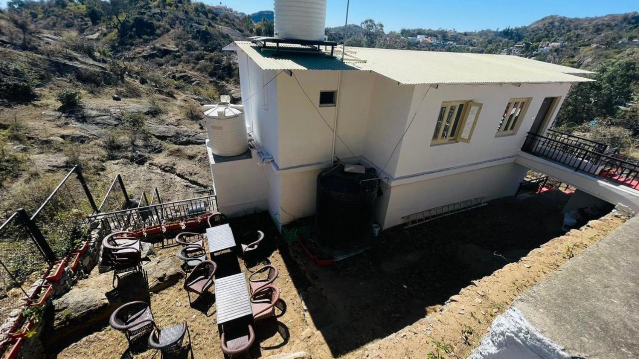 Shikhar Bunglow - A Stunning Valley View Bungalow In Mount Abu Acomodação com café da manhã Exterior foto