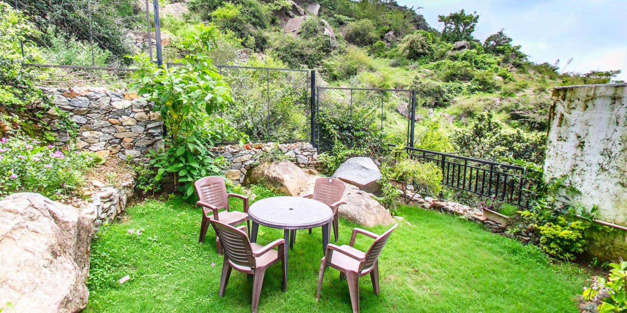 Shikhar Bunglow - A Stunning Valley View Bungalow In Mount Abu Acomodação com café da manhã Exterior foto